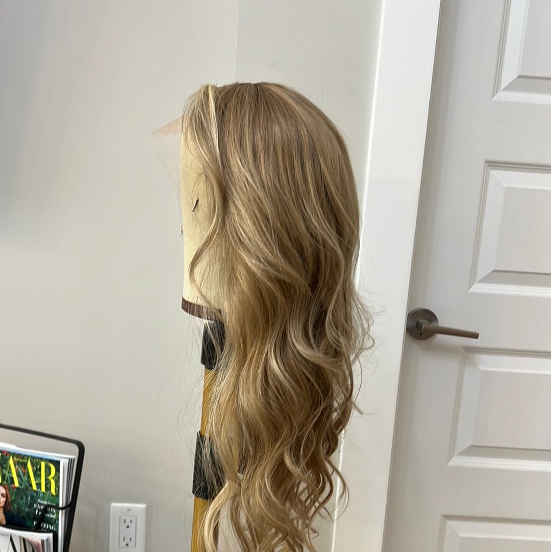 Ready to Ship- Cara 22"
