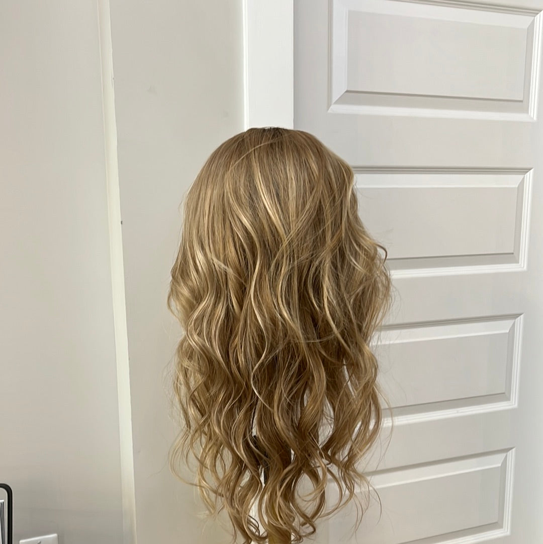 Ready to Ship- Cara 22"
