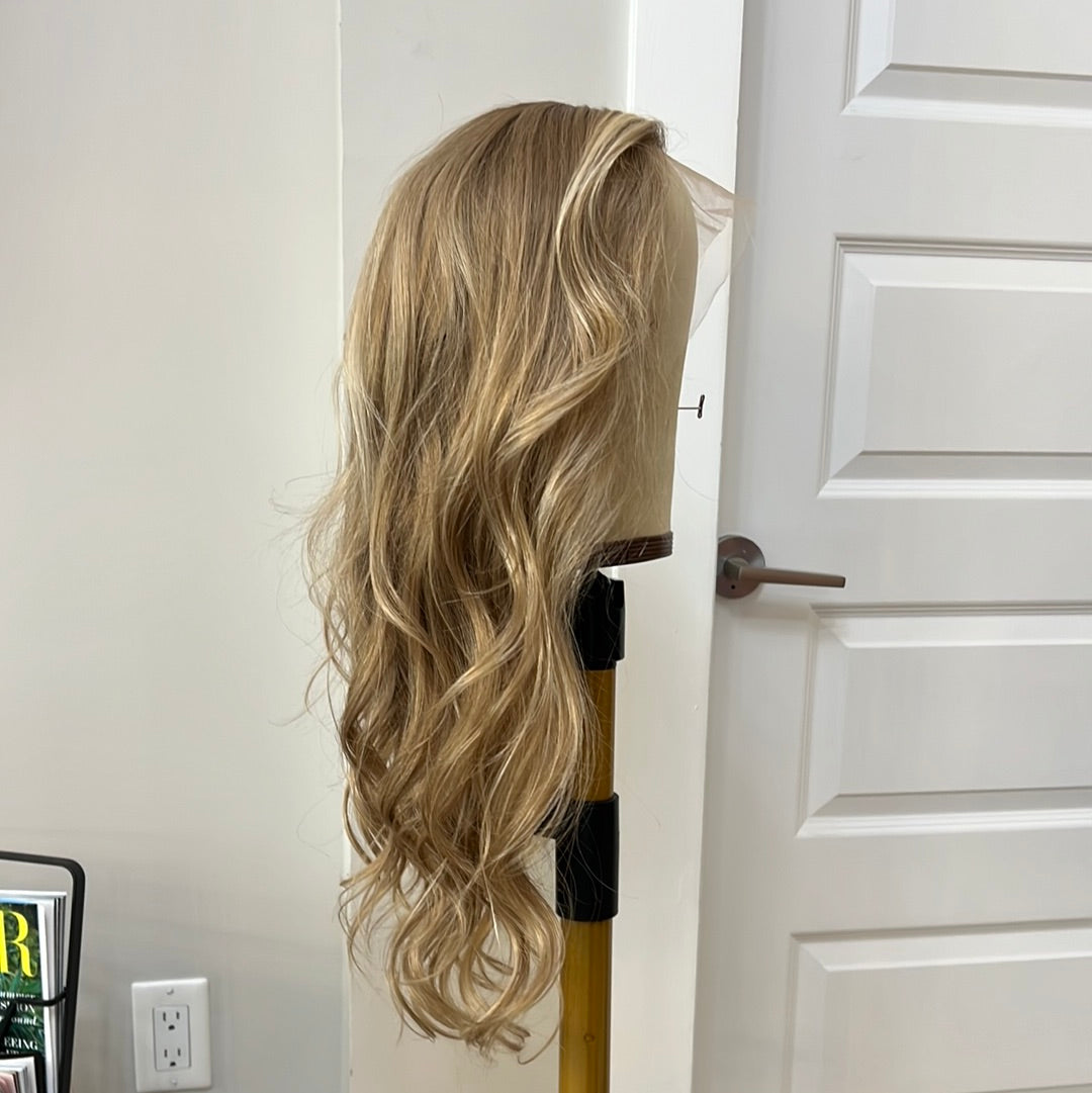 Ready to Ship- Cara 22"