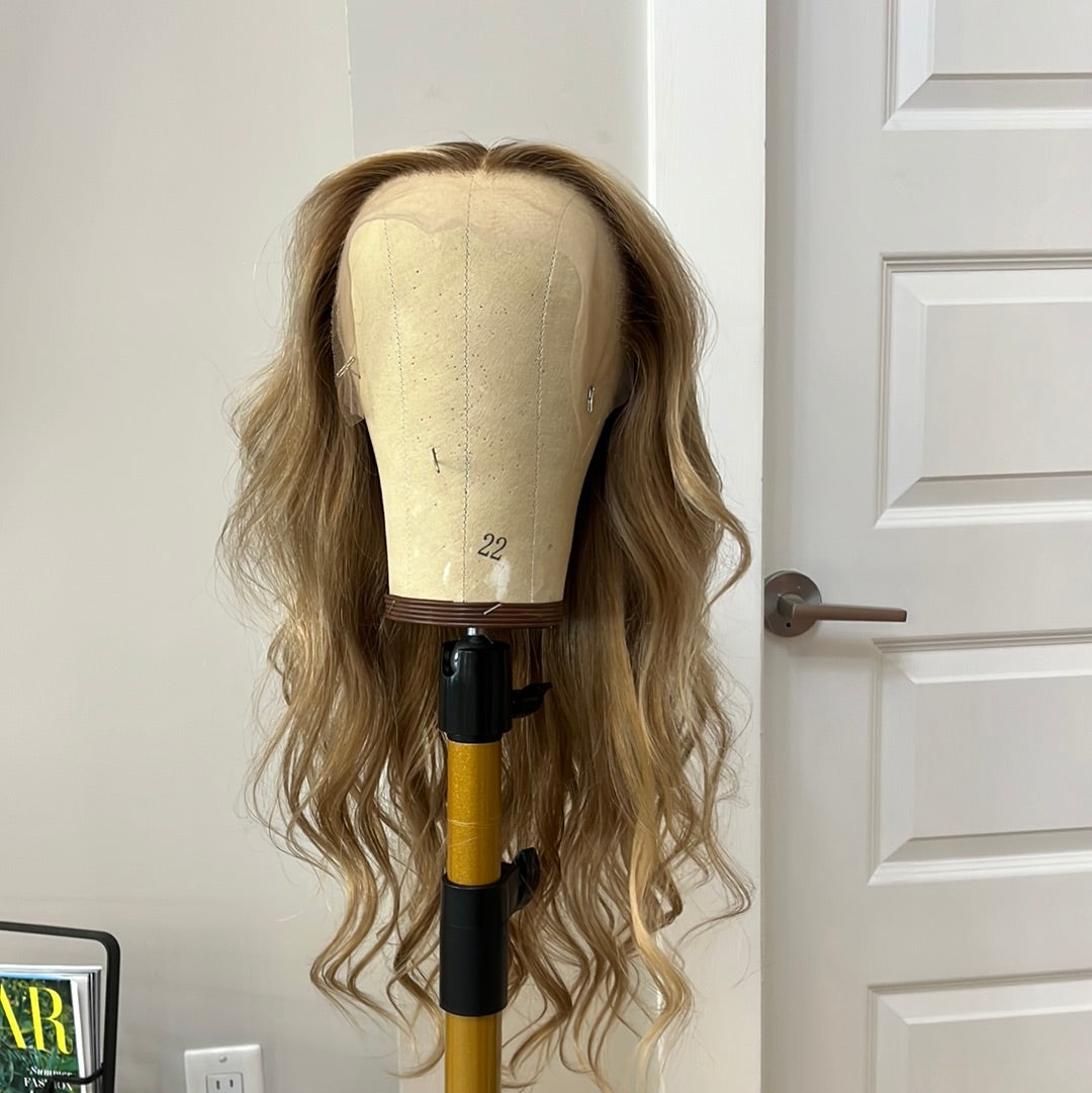 Ready to Ship- Cara 22"