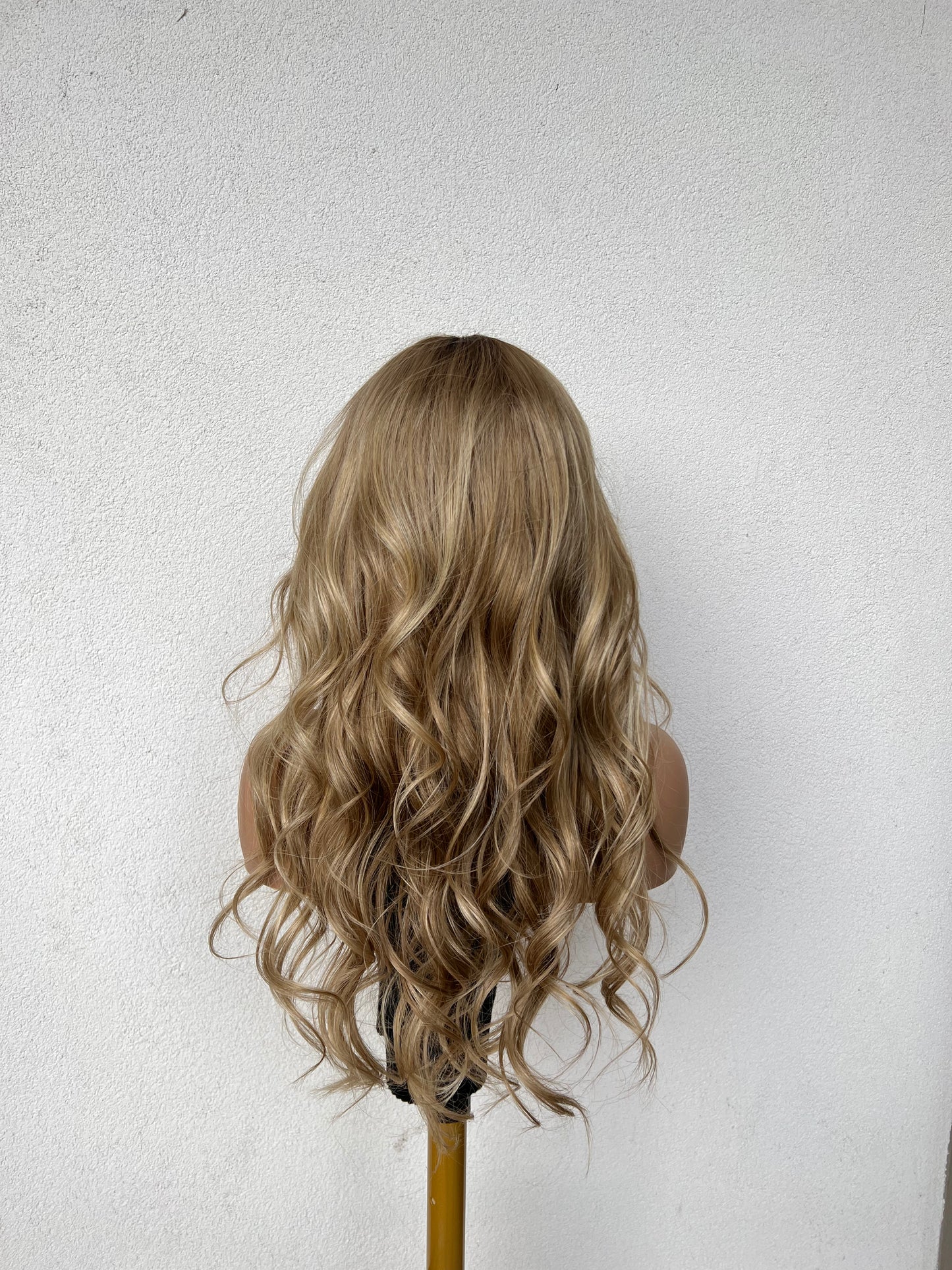 Ready to Ship- Cara 22"