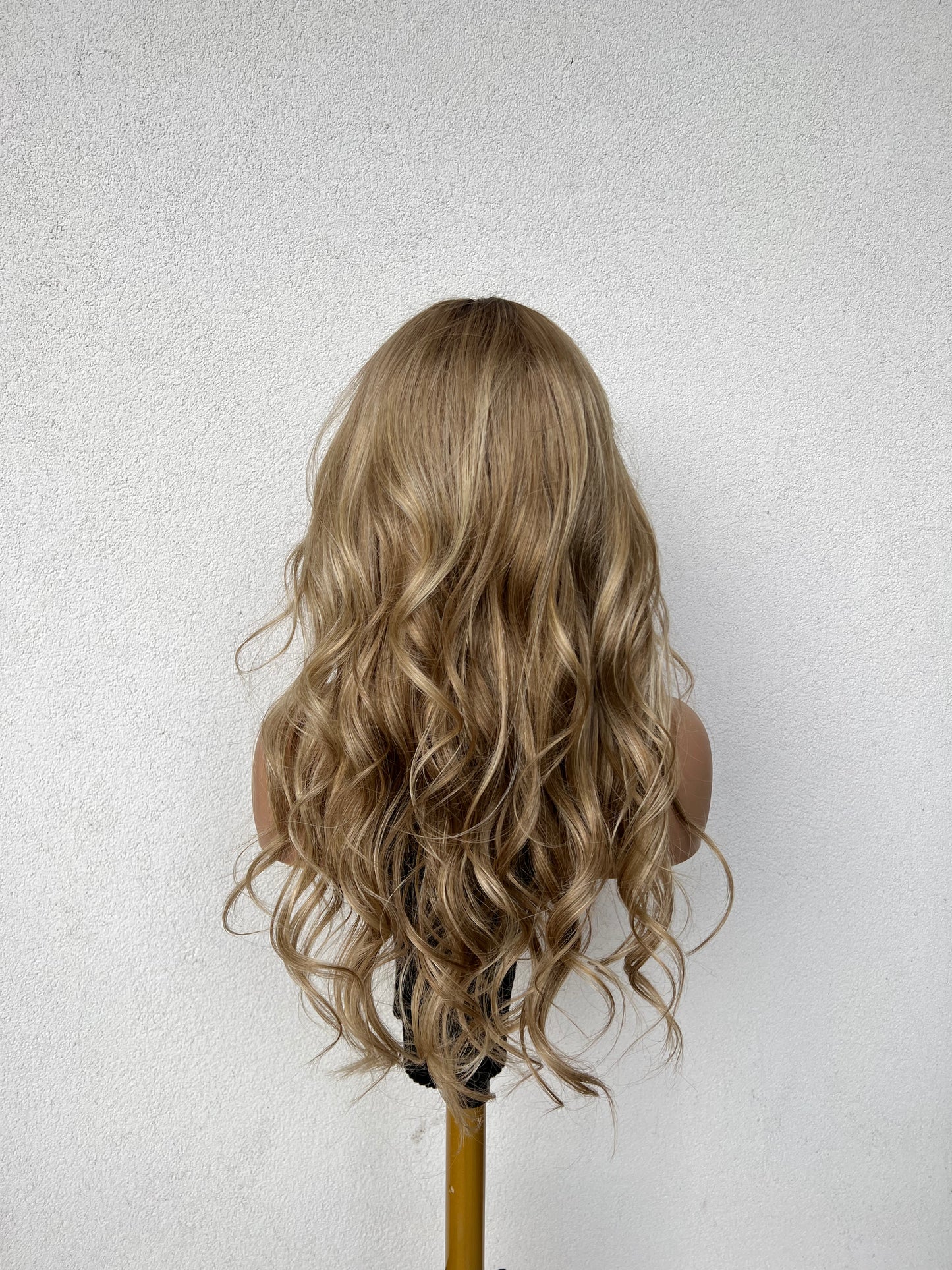 Ready to Ship- Cara 22"