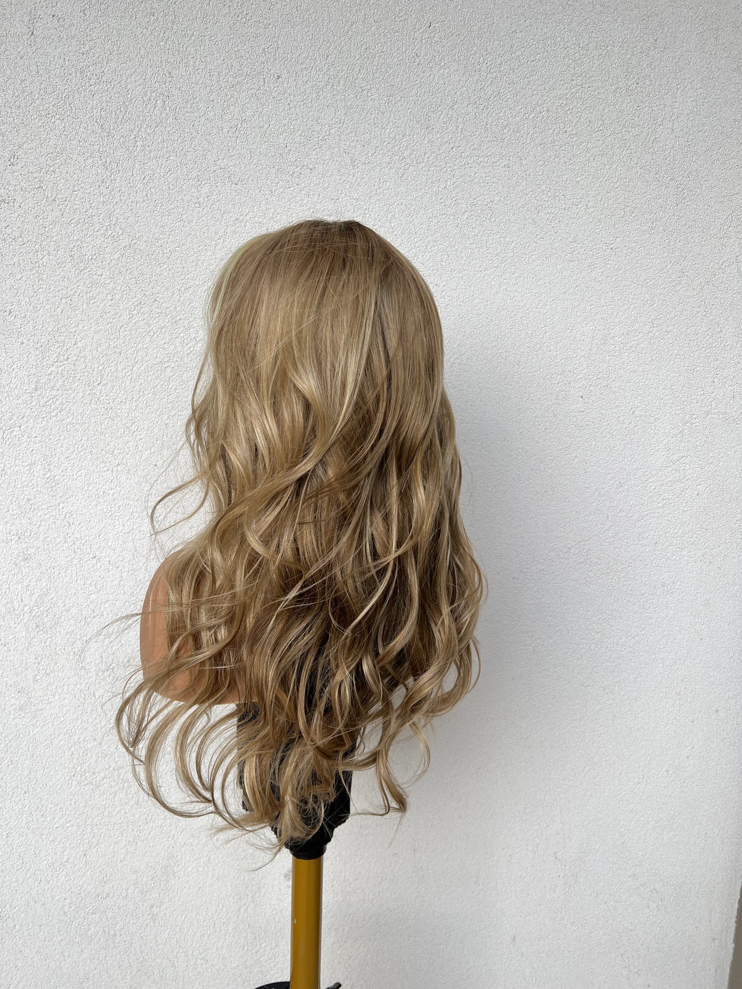 Ready to Ship- Cara 22"