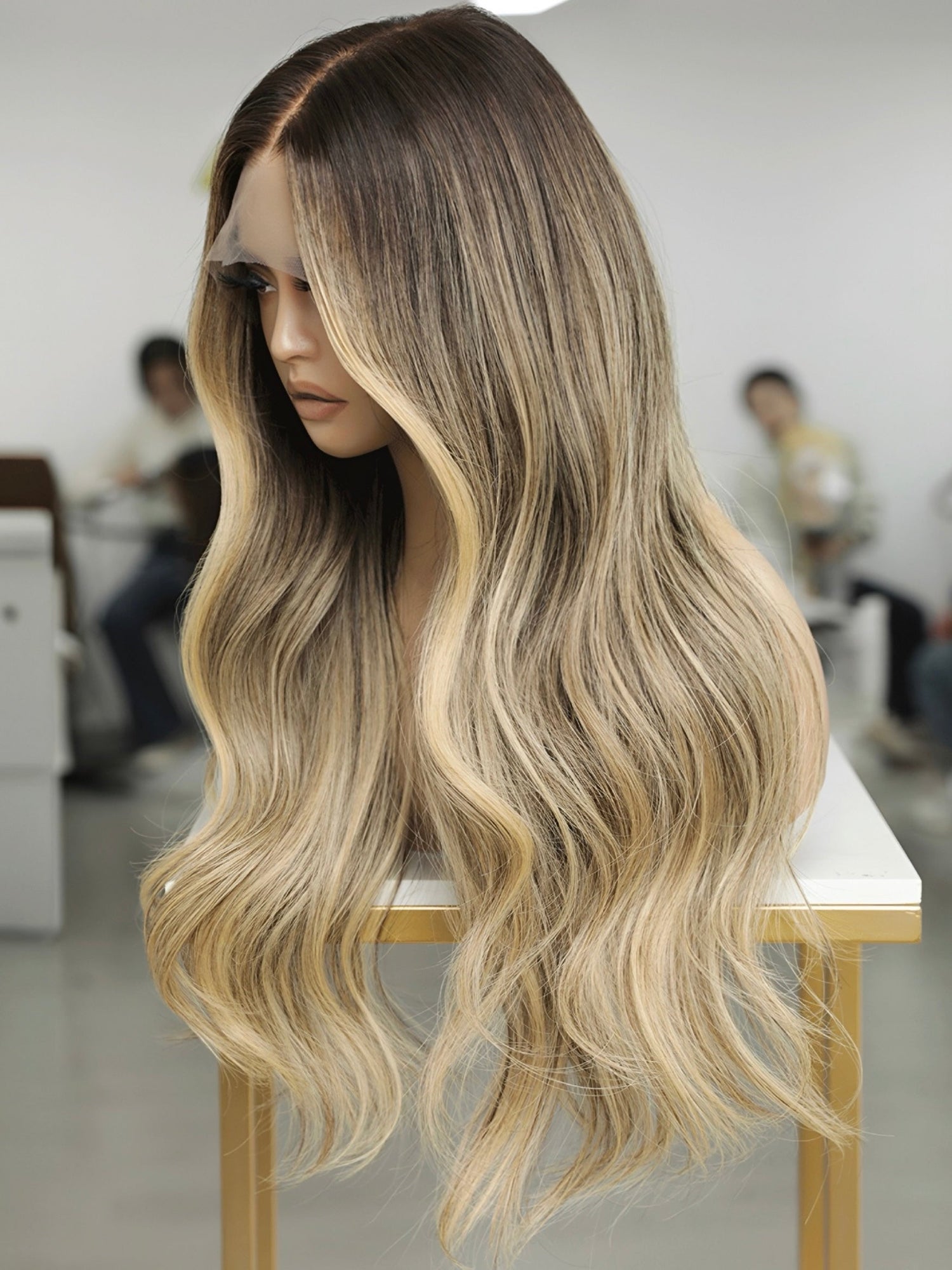 READY-TO-SHIP GLUELESS WIGS